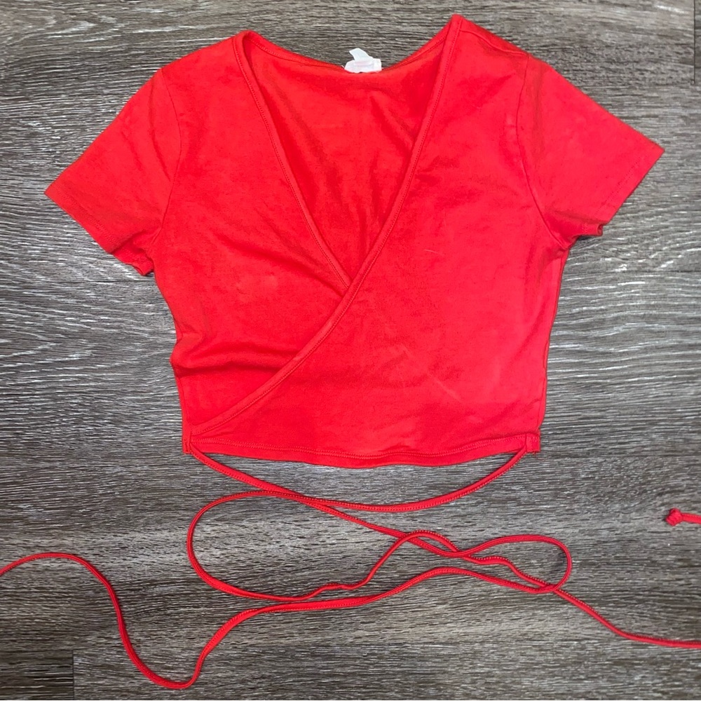 garage crop top - size small